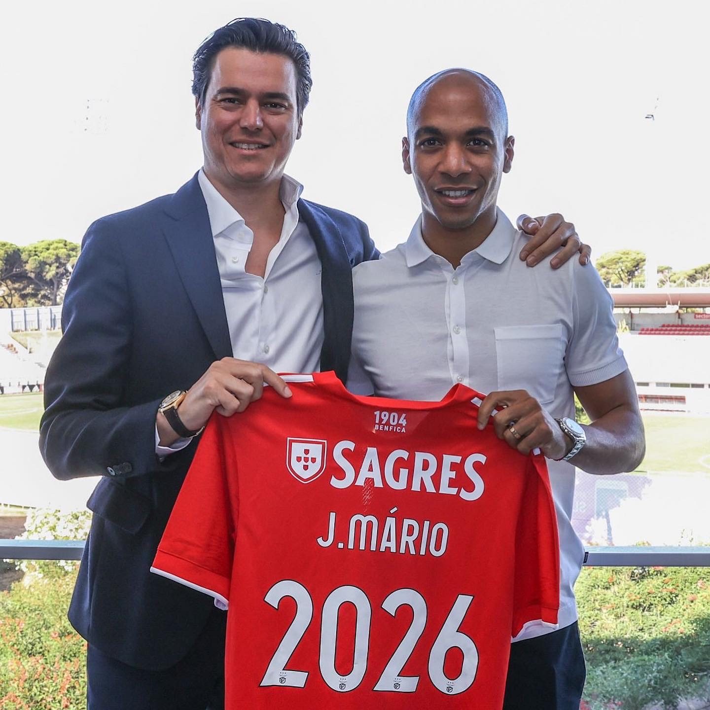 João Mário signing with SL Benfica