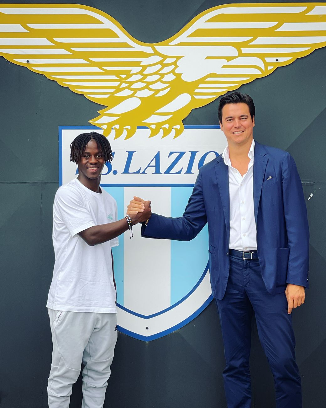 Sana Fernandes signing with S.S. Lazio