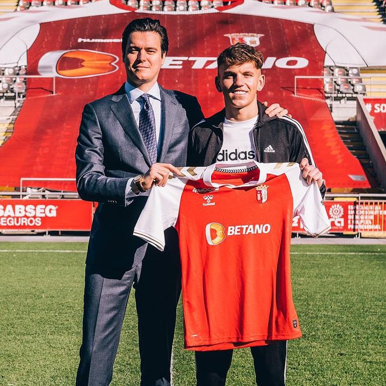Dion signing with SC Braga