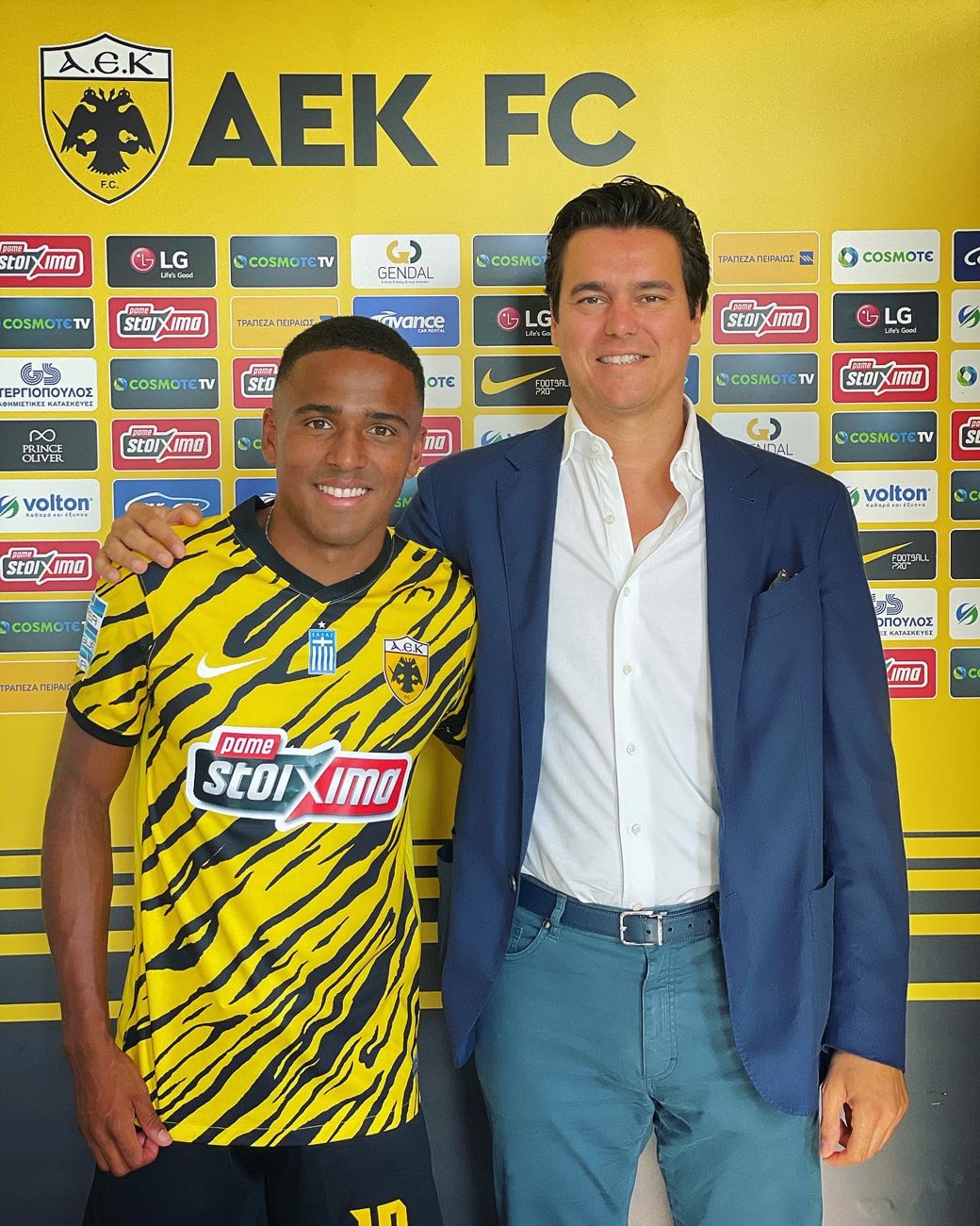 Eliasson signing with AEK Athens